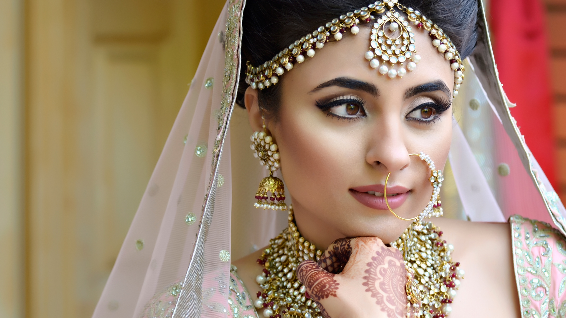 4 Tips If You’re Doing Your Own Wedding-Day Makeup